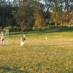 Daire Gut-rattelvitz-galerie-e-hochwertig-sauna-kamin-etankstelle-spielscheune-15-000qm-park-land