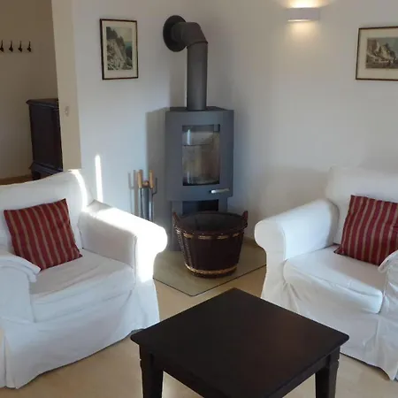 Gut-rattelvitz-galerie-e-hochwertig-sauna-kamin-etankstelle-spielscheune-15-000qm-park-land * Gingst