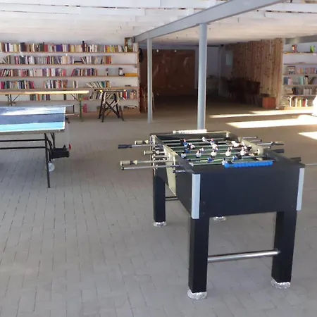 Gut-rattelvitz-galerie-e-hochwertig-sauna-kamin-etankstelle-spielscheune-15-000qm-park-land * Gingst