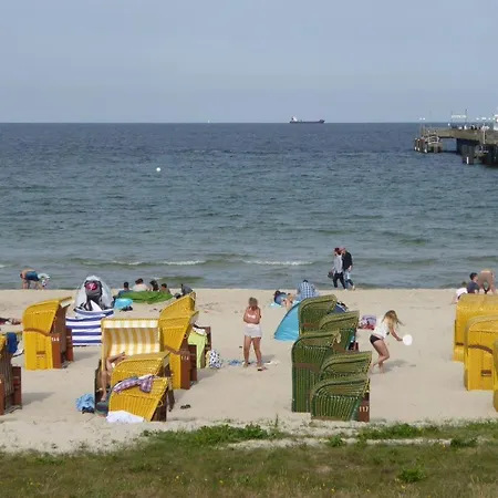 Apartament Gut-rattelvitz-galerie-e-hochwertig-sauna-kamin-etankstelle-spielscheune-15-000qm-park-land