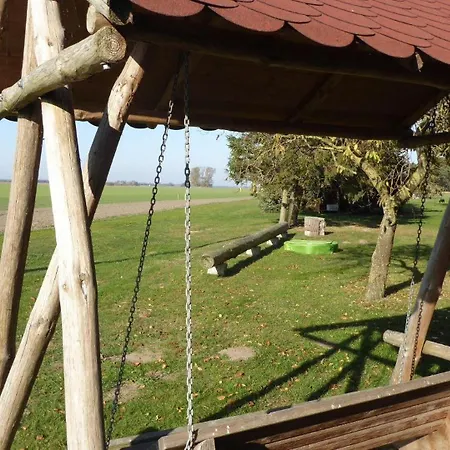 Gut-rattelvitz-galerie-e-hochwertig-sauna-kamin-etankstelle-spielscheune-15-000qm-park-land Apartament Gingst