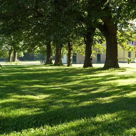 Gut Rattelvitz Galerie E, Hochwertig, Sauna, Kamin, Etankstelle, Spielscheune, 15.000qm Park Land *