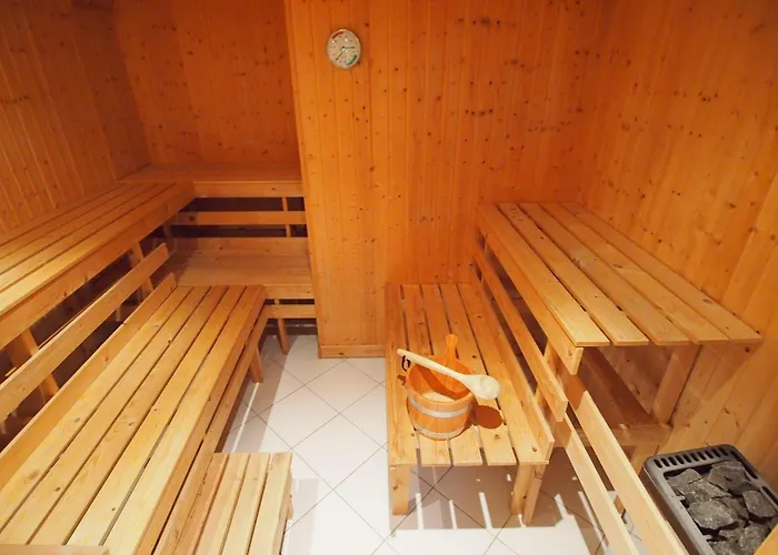 Gut-rattelvitz-galerie-e-hochwertig-sauna-kamin-etankstelle-spielscheune-15-000qm-park-land Appartamento Gingst