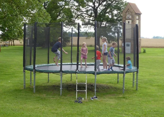 Appartamento Gut-rattelvitz-galerie-e-hochwertig-sauna-kamin-etankstelle-spielscheune-15-000qm-park-land Gingst